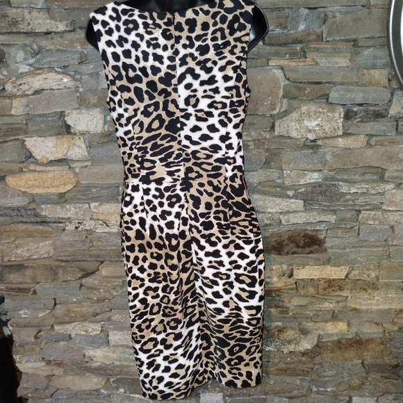 Cache leopard print dress figure flattering ruched waist, perfect condition - Picture 5 of 6